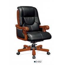 班椅　牛皮转椅